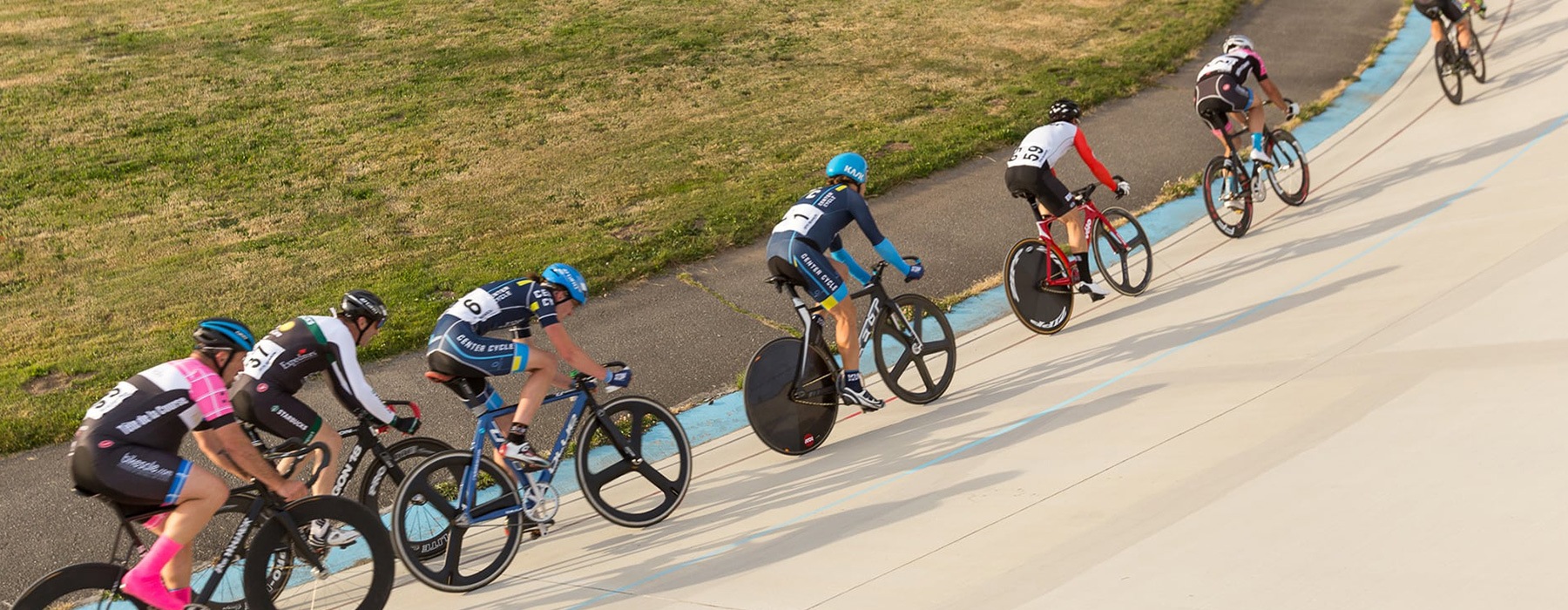 image of cyclists 